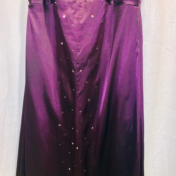 Formal dress - Picture 5 of 7